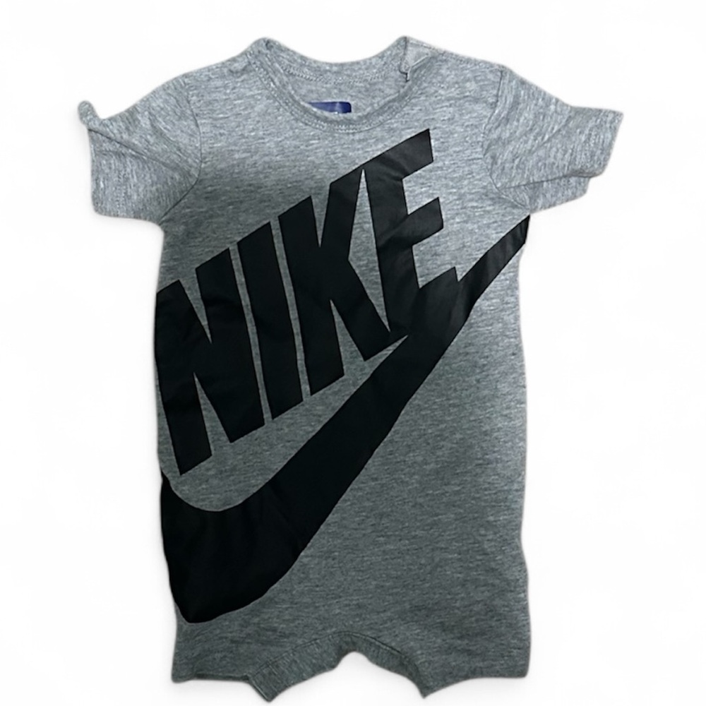 Nike Heather Gray short set 3-6 mths